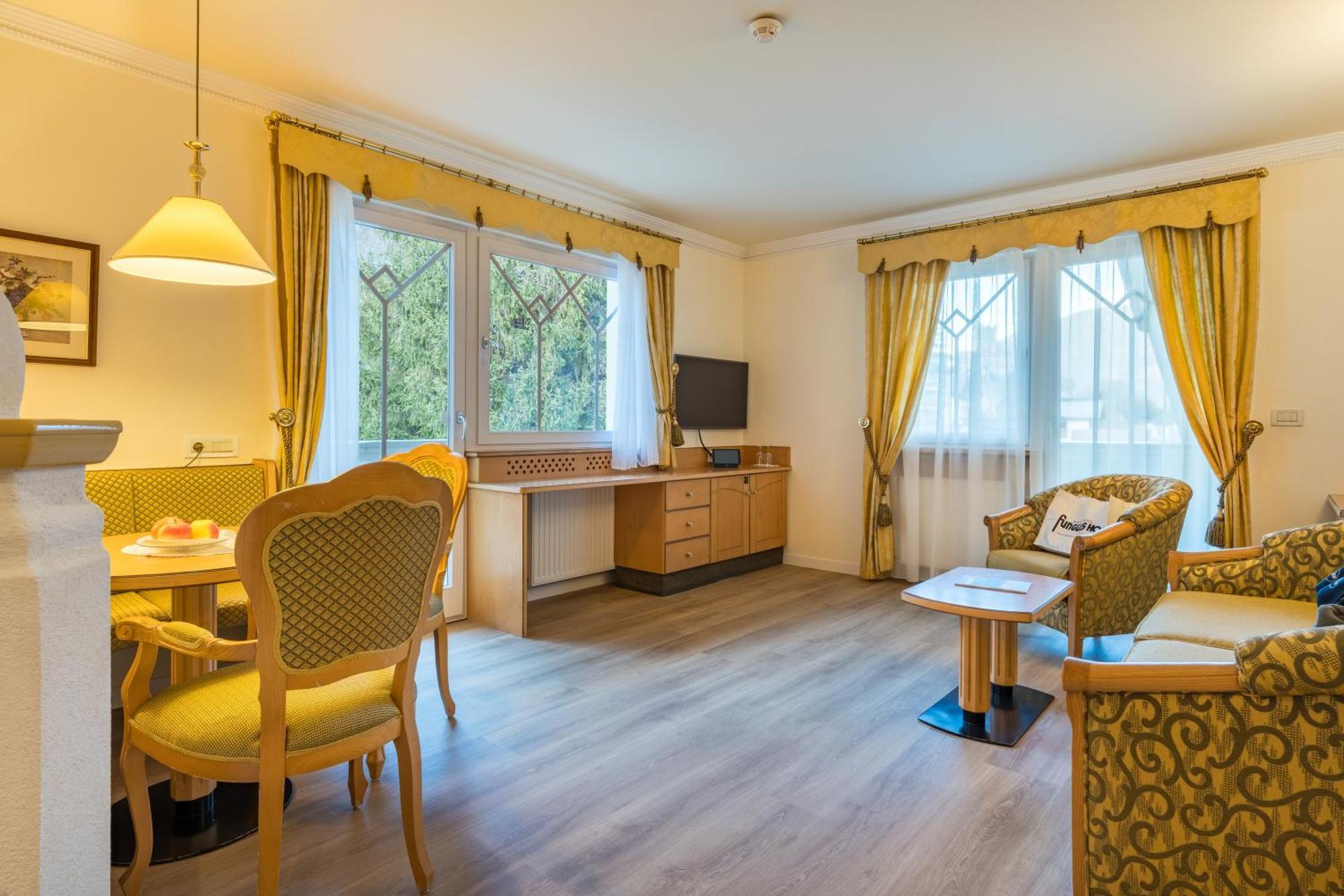Hotel Funggashof Naturns Esterno foto